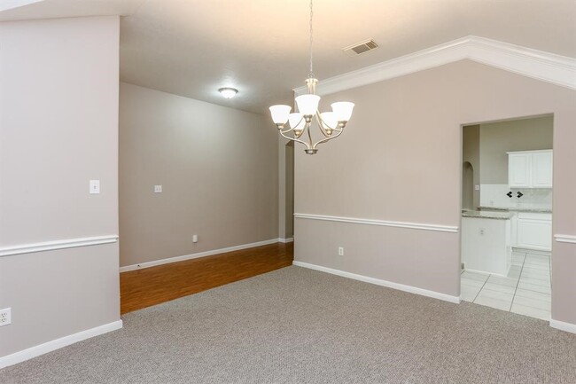 Foto del edificio - 2326 Standing Oak Ln