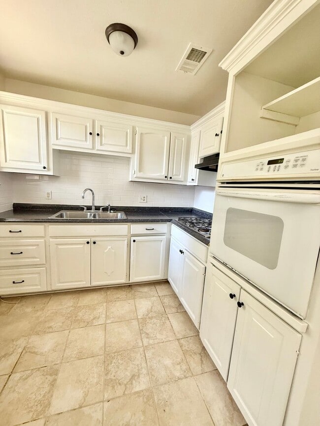 Building Photo - Home for Lease