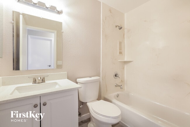 Building Photo - 3336 Surfline Dr