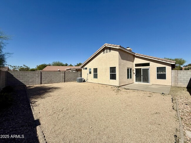 Foto del edificio - 10527 W Windsor Blvd