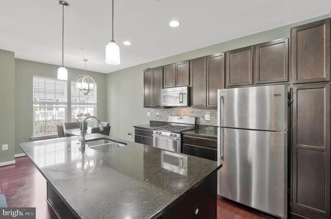 Building Photo - 59 Steeplechase Dr