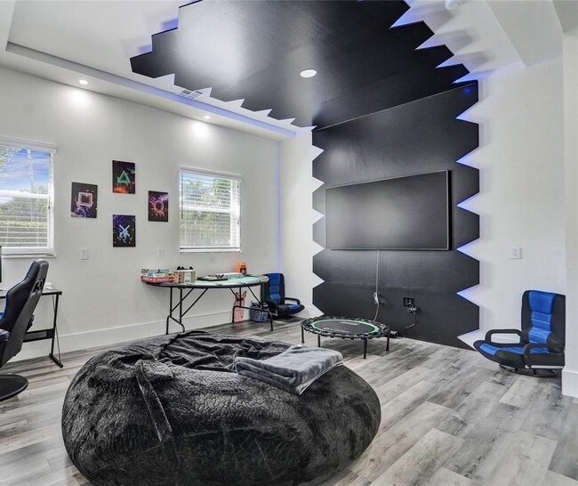 Foto del edificio - 10457 Laurel Rd