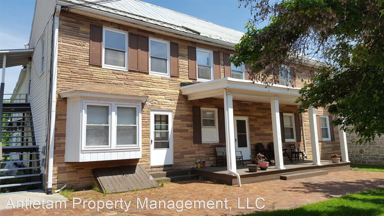 Foto principal - 105-105 E Main St