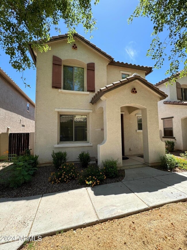 Building Photo - 3800 E Santa Fe Ln