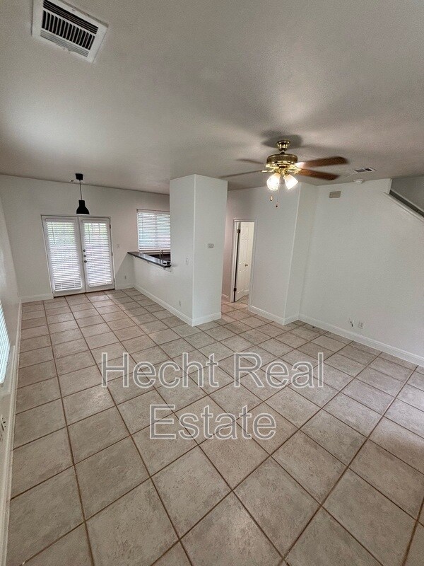 Foto del edificio - 5711 China Berry Rd