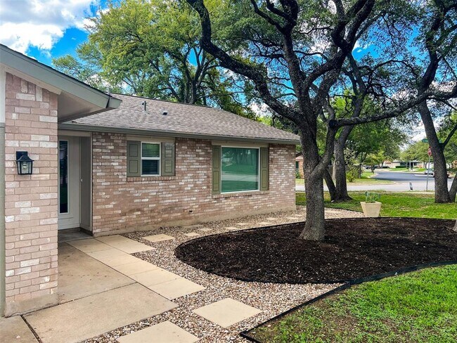 Foto del edificio - 7736 Croftwood Dr