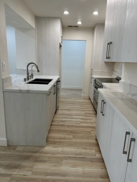 Foto del edificio - 14115 Moorpark St
