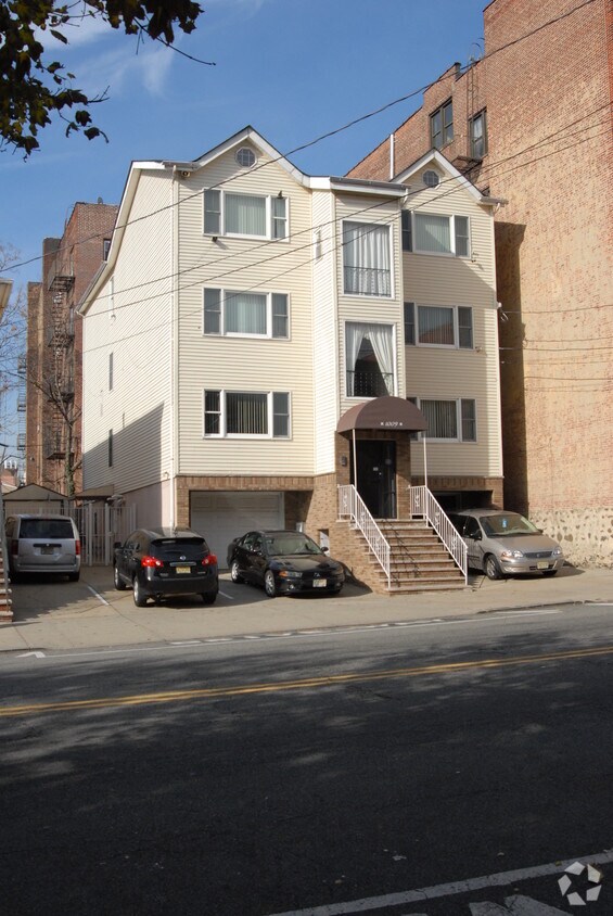 Building Photo - 1109 Palisade Ave