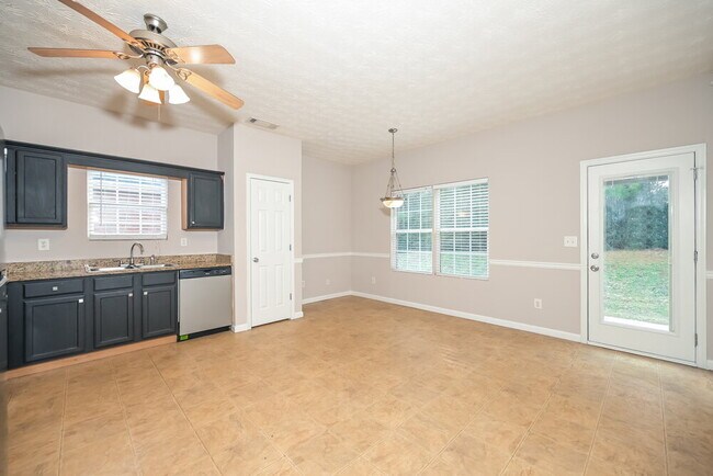 Building Photo - 240 Cranesbill Way