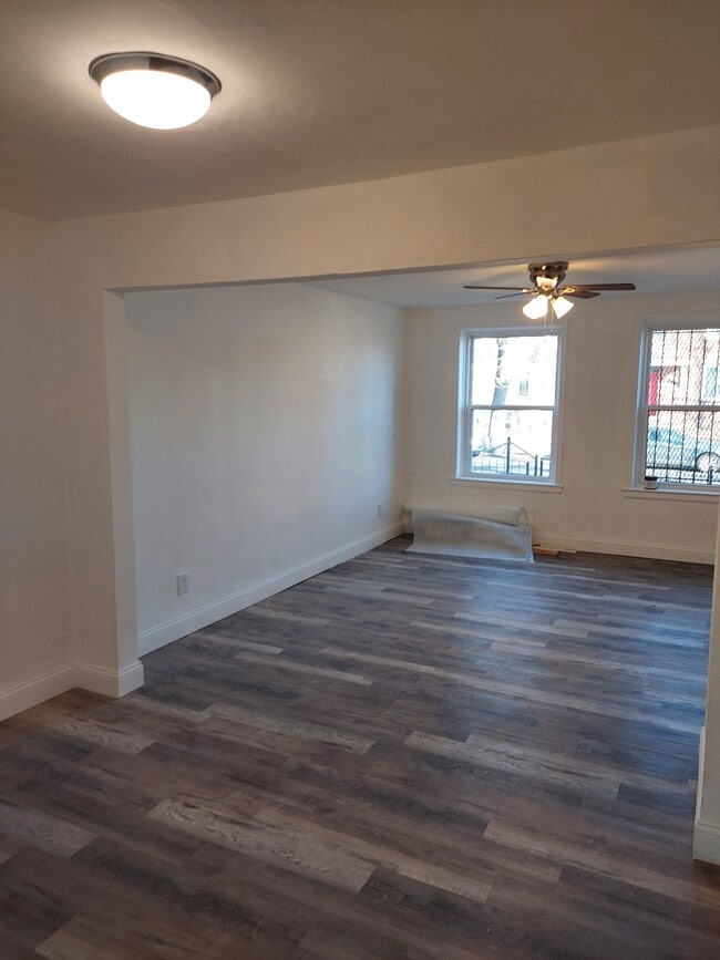 Living room - 68 Galveston Pl SW