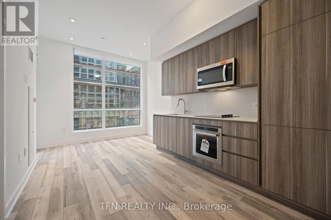 Building Photo - 15 Richardson St