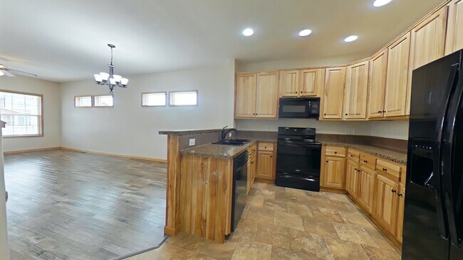 Kitchen/ Dining Room - 3309 Long Branch Ave