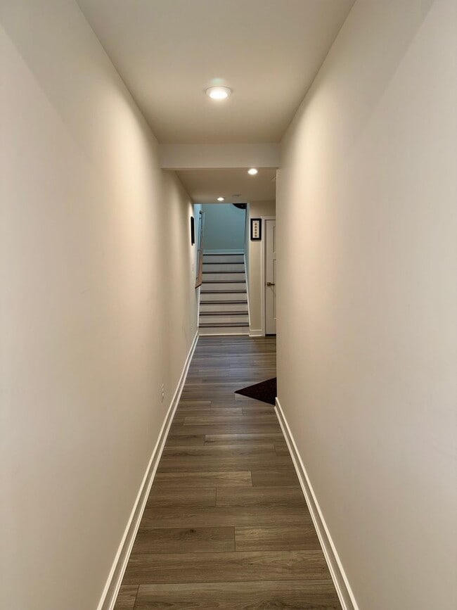 Building Photo - Welcome to the Village at Pine View!