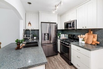 Building Photo - 7589 Alonda Way