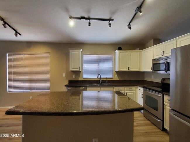 Building Photo - 10278 E Blanche Dr