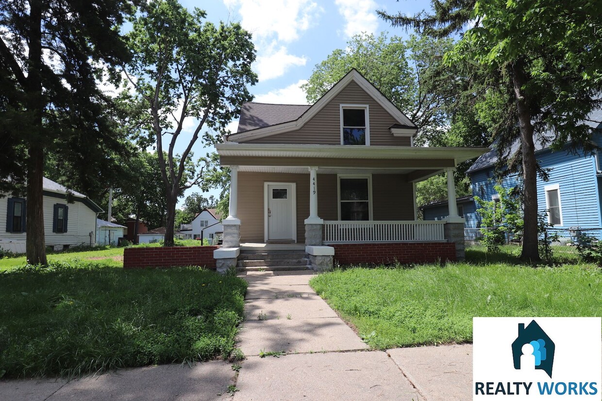Primary Photo - 4419 Saint Paul Avenue