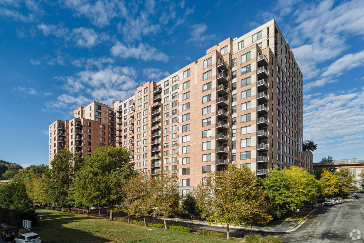 Primary Photo - Midtown Alexandria Station Condominiums