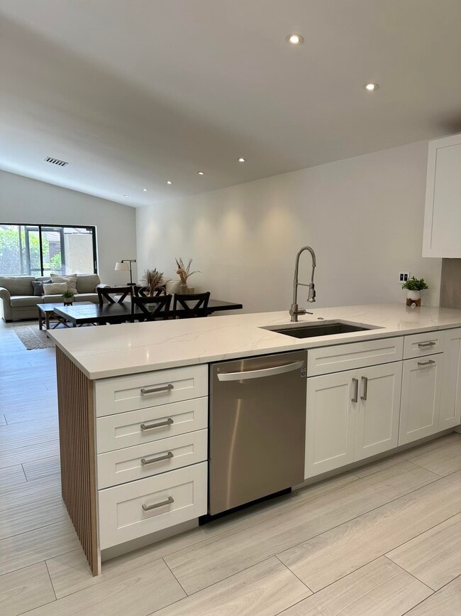 Building Photo - 22670 Vistawood Way