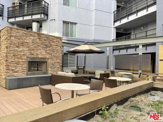 Foto del edificio - 629 Traction Ave