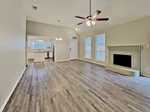 Building Photo - 2408 Baretta Dr