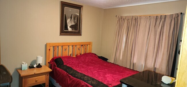 Foto del edificio - Beautiful 2 bedroom 1 bath End Unit Townhouse