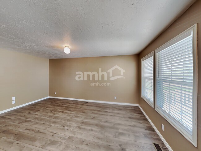 Building Photo - 1886 Juniper Dr