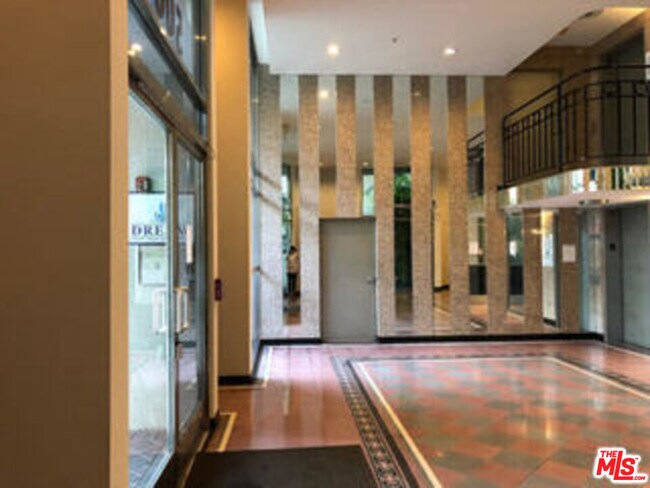 Foto del edificio - 500 S Berendo St