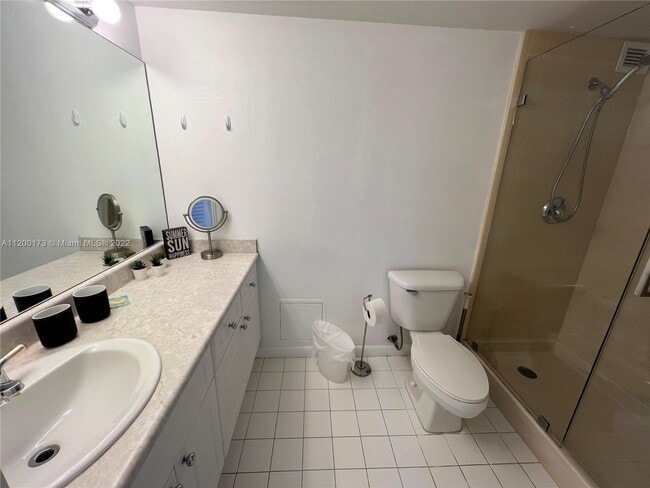 Building Photo - 2301 Collins Ave