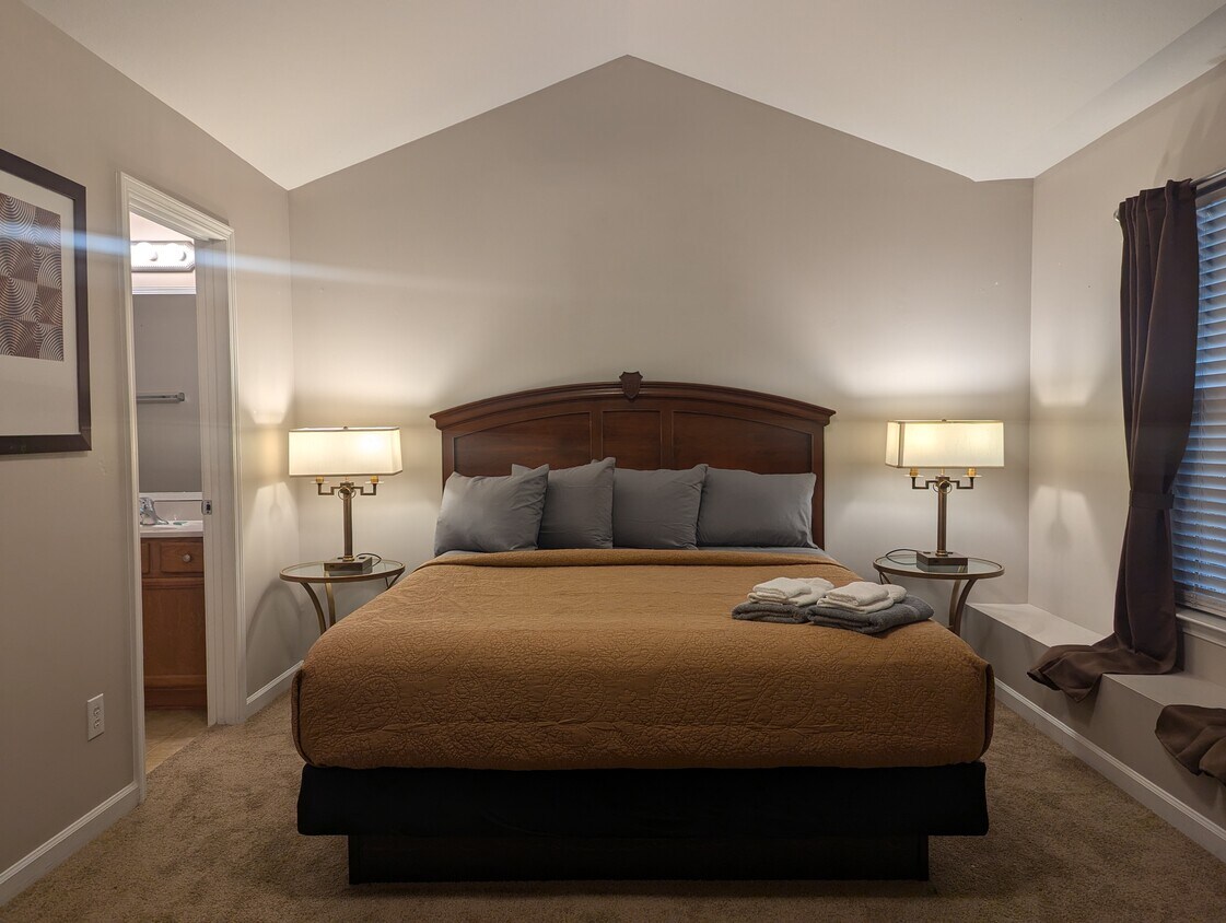Foto principal - 105 Goldfinch Ave