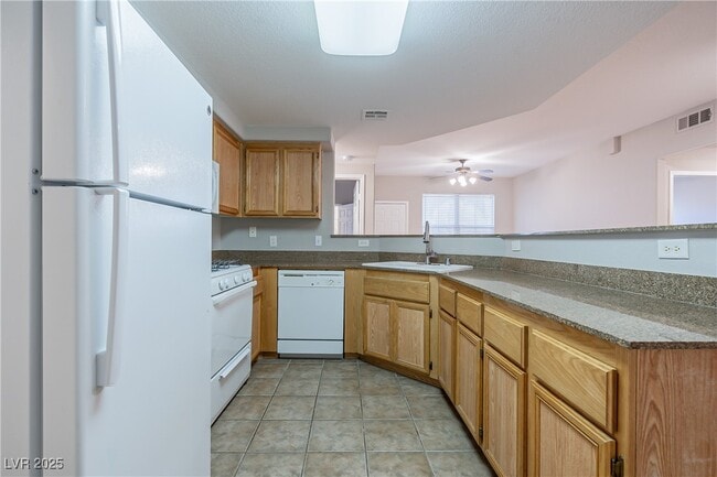 Building Photo - 10550 W Alexander Rd