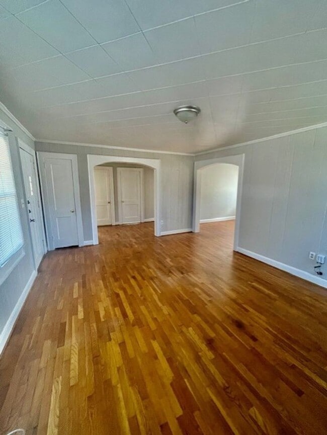 Foto del edificio - Welcome to this charming 2-bedroom, 1-bathroom house located in the desirable city of Charlotte, NC