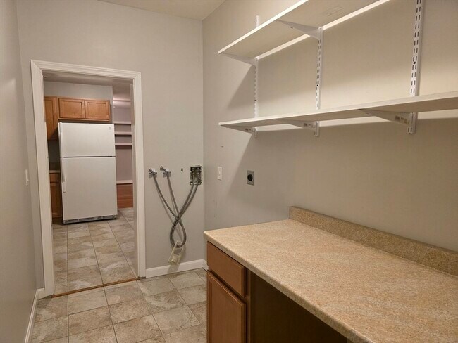 Building Photo - 184 Minott Rd