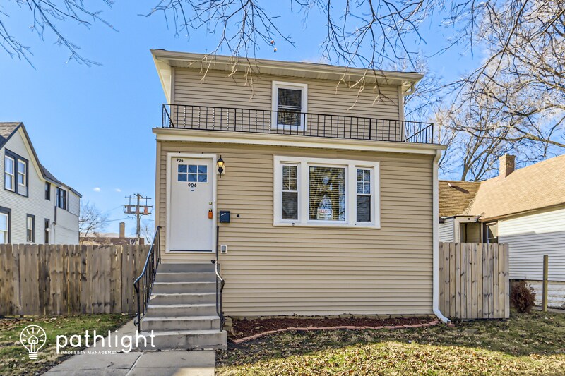 Foto principal - 906 South 10Th Avenue, Maywood, IL, 60153