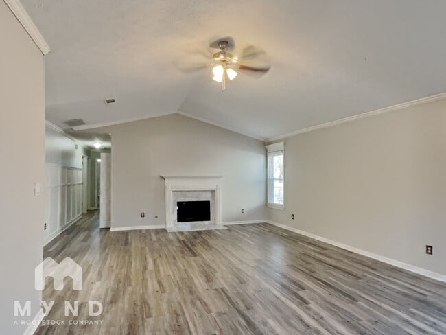 Foto del edificio - 5801 Meadowview Rd