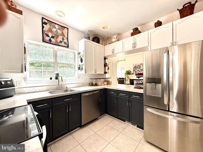 Foto del edificio - 8 Woodmont Ct