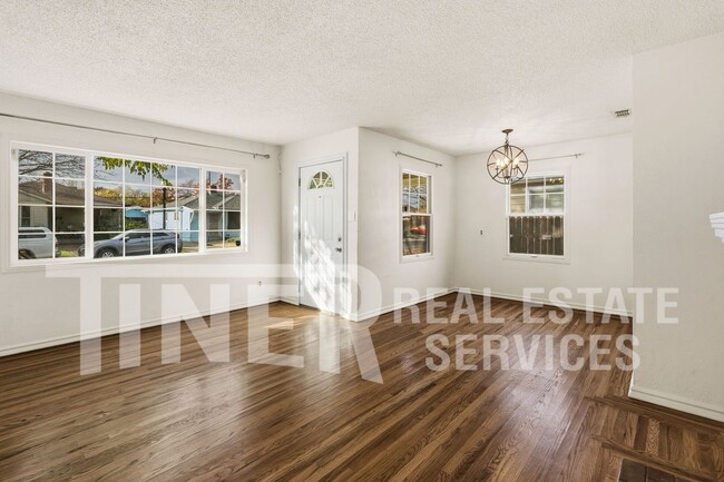 Foto del edificio - 4739 61st St