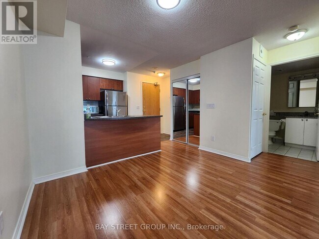 Photo du bâtiment - 5508 Yonge St