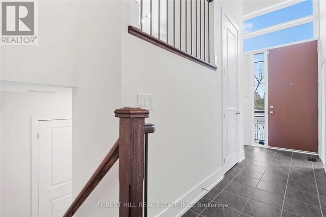 Photo du bâtiment - 9144 Bathurst St