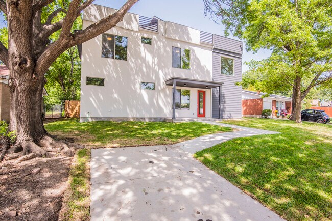 Building Photo - 8718 Boundbrook Ave