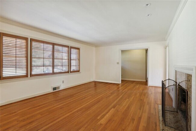 Building Photo - 235 Elden Dr NE
