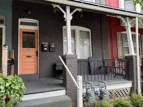 Building Photo - 34 E Ross St