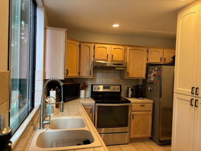 Foto del edificio - Fully Furnished Townhouse in the oceanfron...