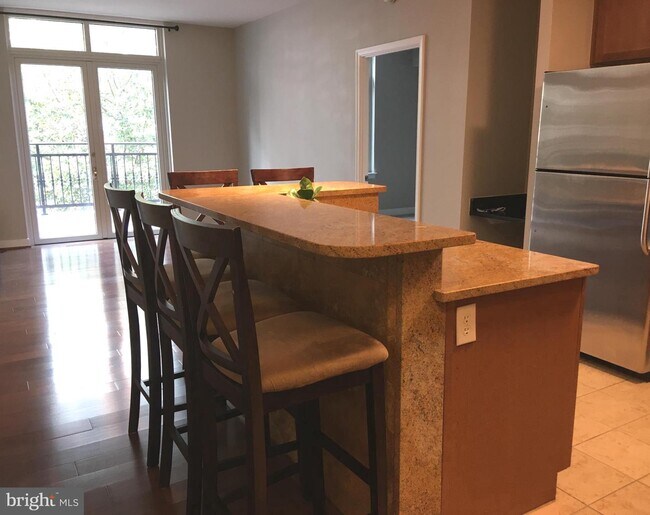 Building Photo - 155 Potomac Passage