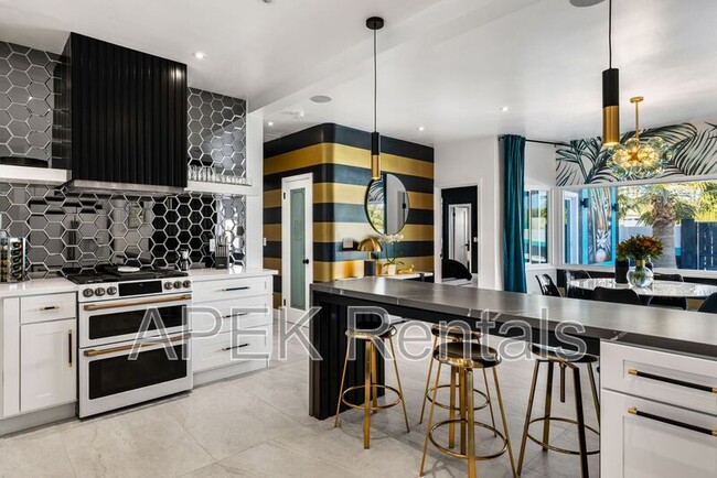 Foto del edificio - 2325 N Girasol Ave