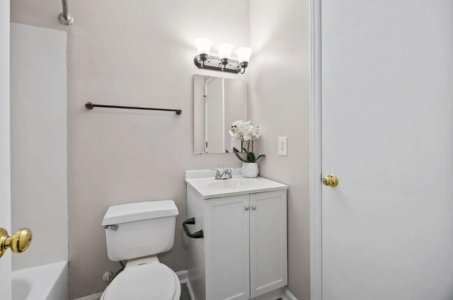 Foto del edificio - 831 Dalewood Dr
