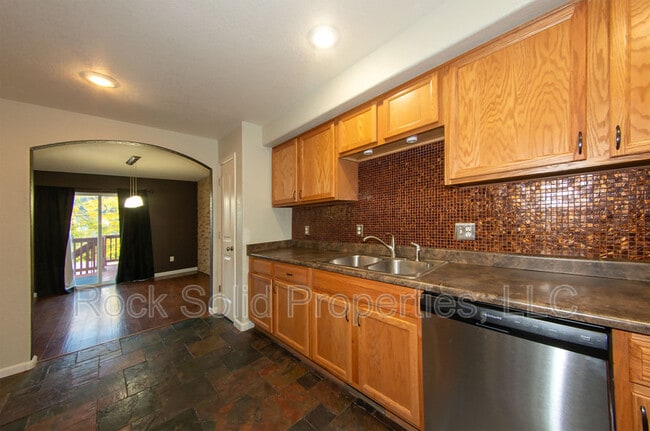 Foto del edificio - 6963 Countryside Ave