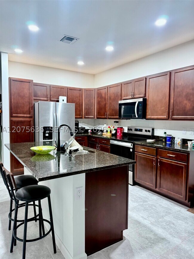 Foto del edificio - 4260 Brookgreen Sq