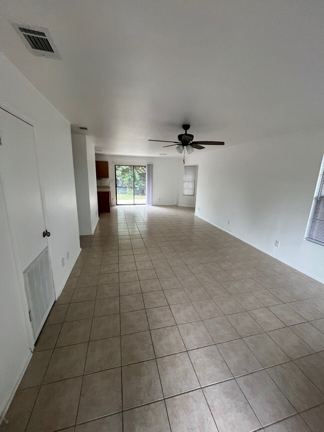 Building Photo - 3254 Beevers Cir