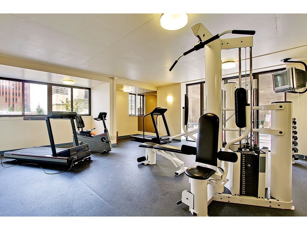 Foto principal - Beautiful bright One Bedroom Condo With a ...