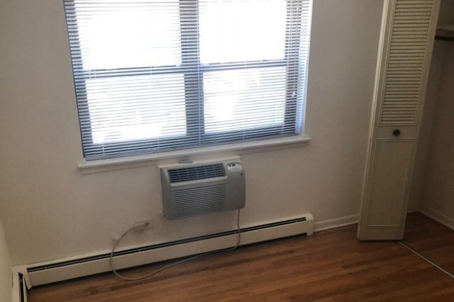 Foto del edificio - 3160 N Cambridge Ave